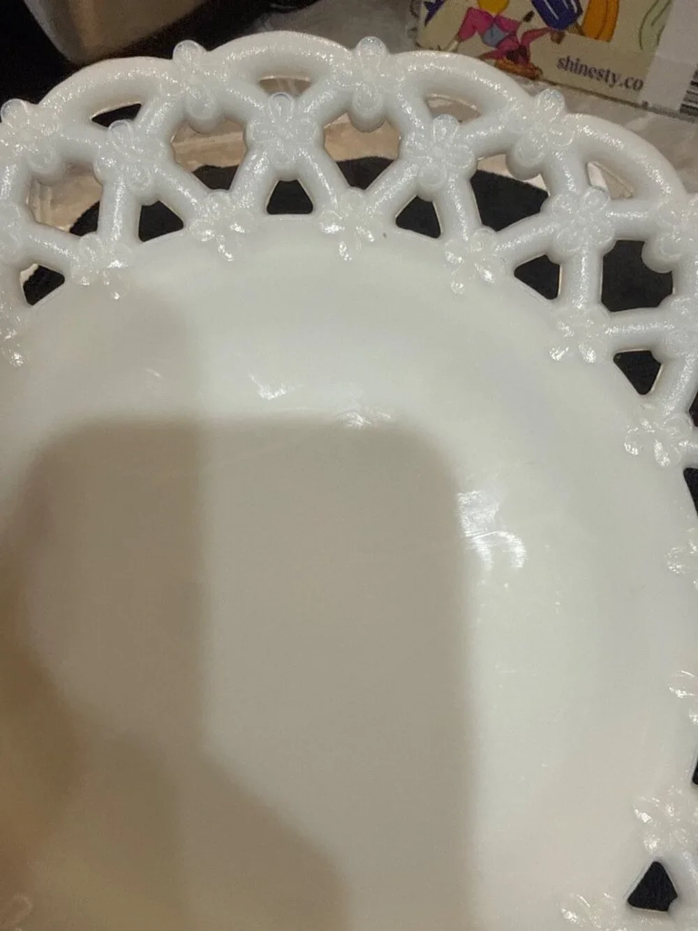 VINTAGE WESTMORLAND WHITE MILK GLASS FORGET ME NOT LACE PLATE 8.5